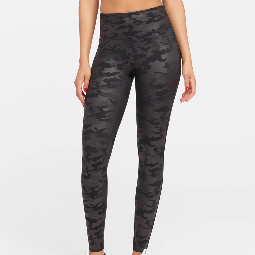 NWOT SPANX Leggings Faux Leather Camo Sz Medium Women’s Workout Clothes Orig $98
